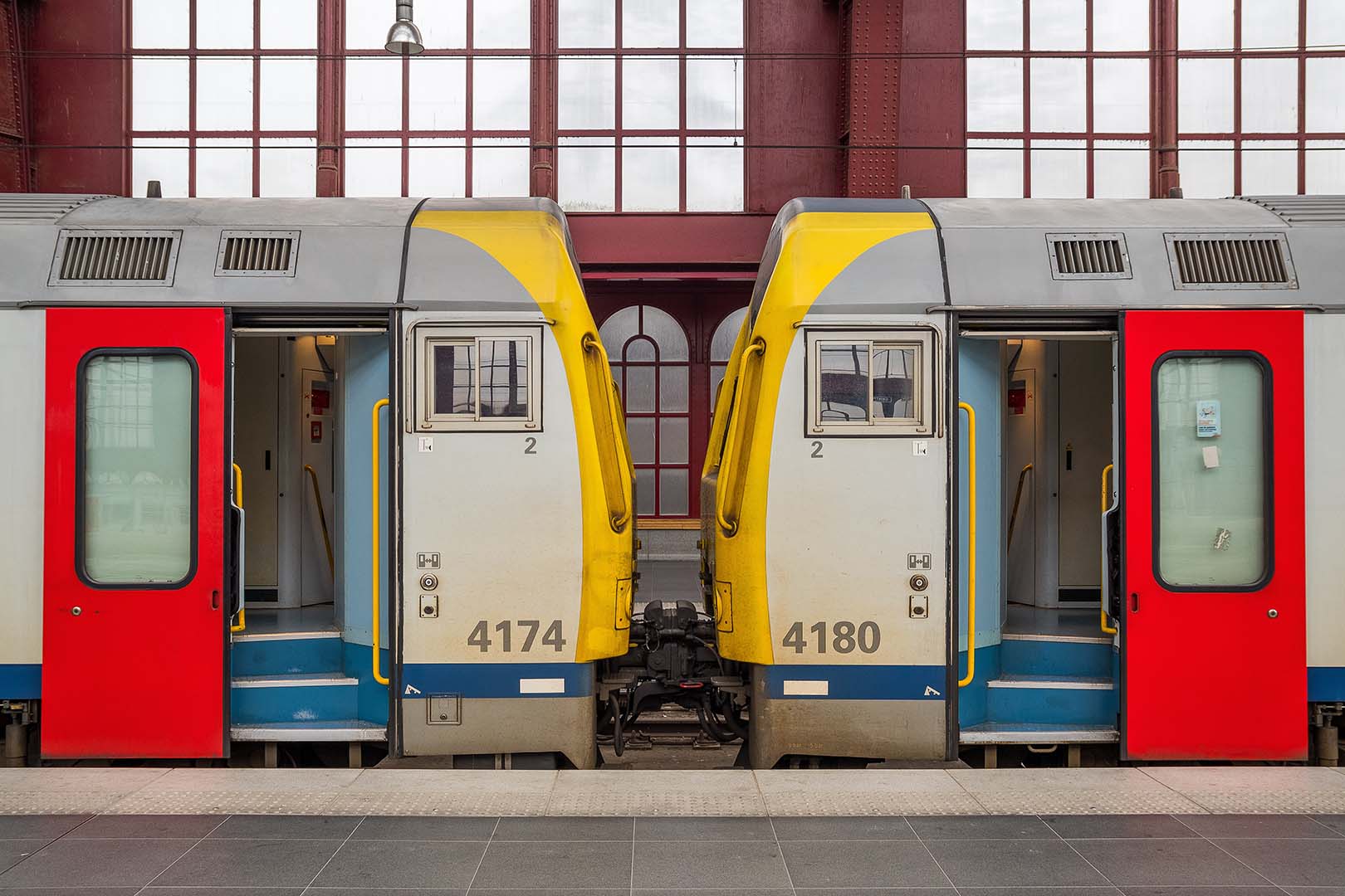België, trein in station, Bakker&Spees